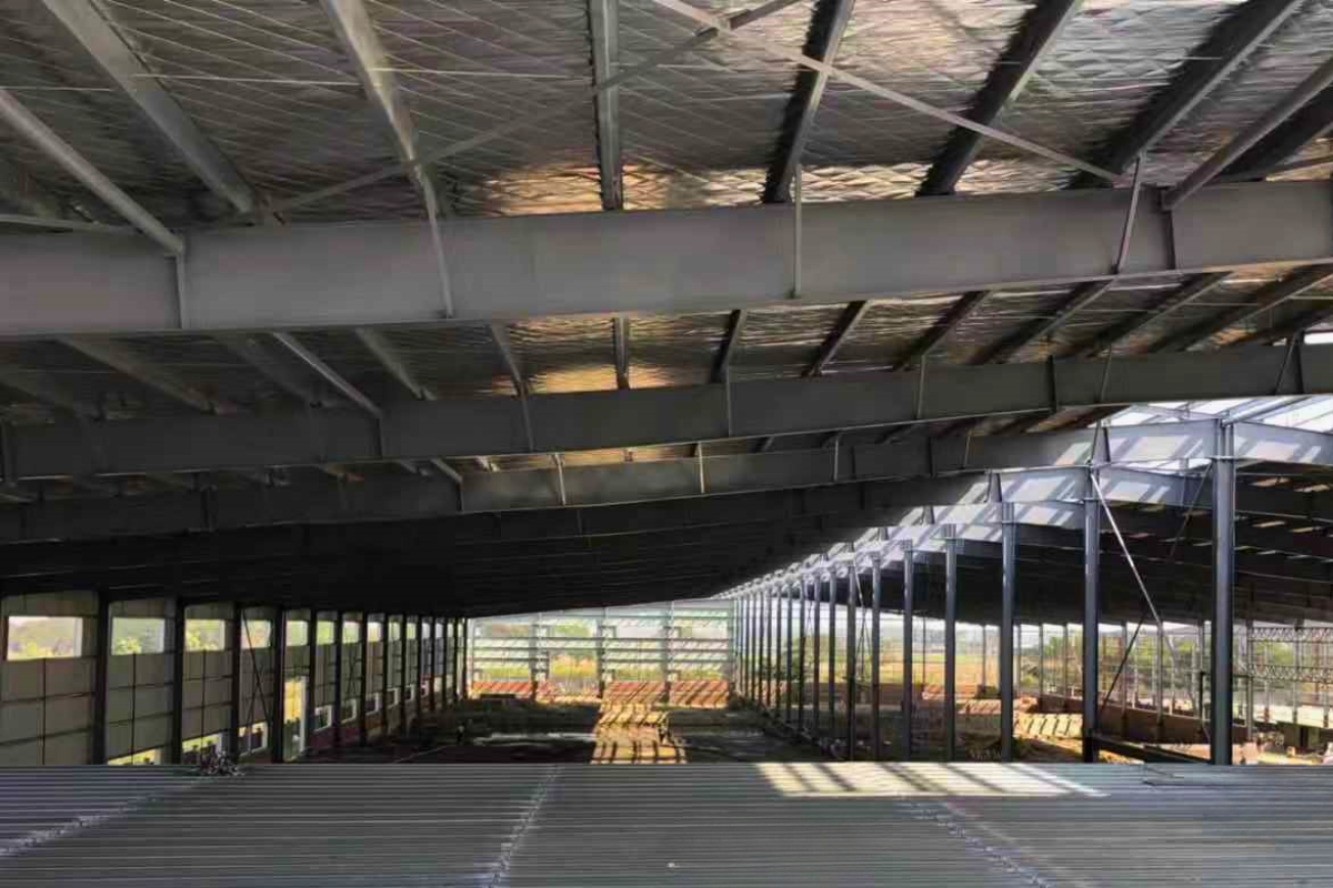 hua-jia-factory-inside-roof-view-steel-structure-warehouse-wall-installation-siteyagon-myanmar