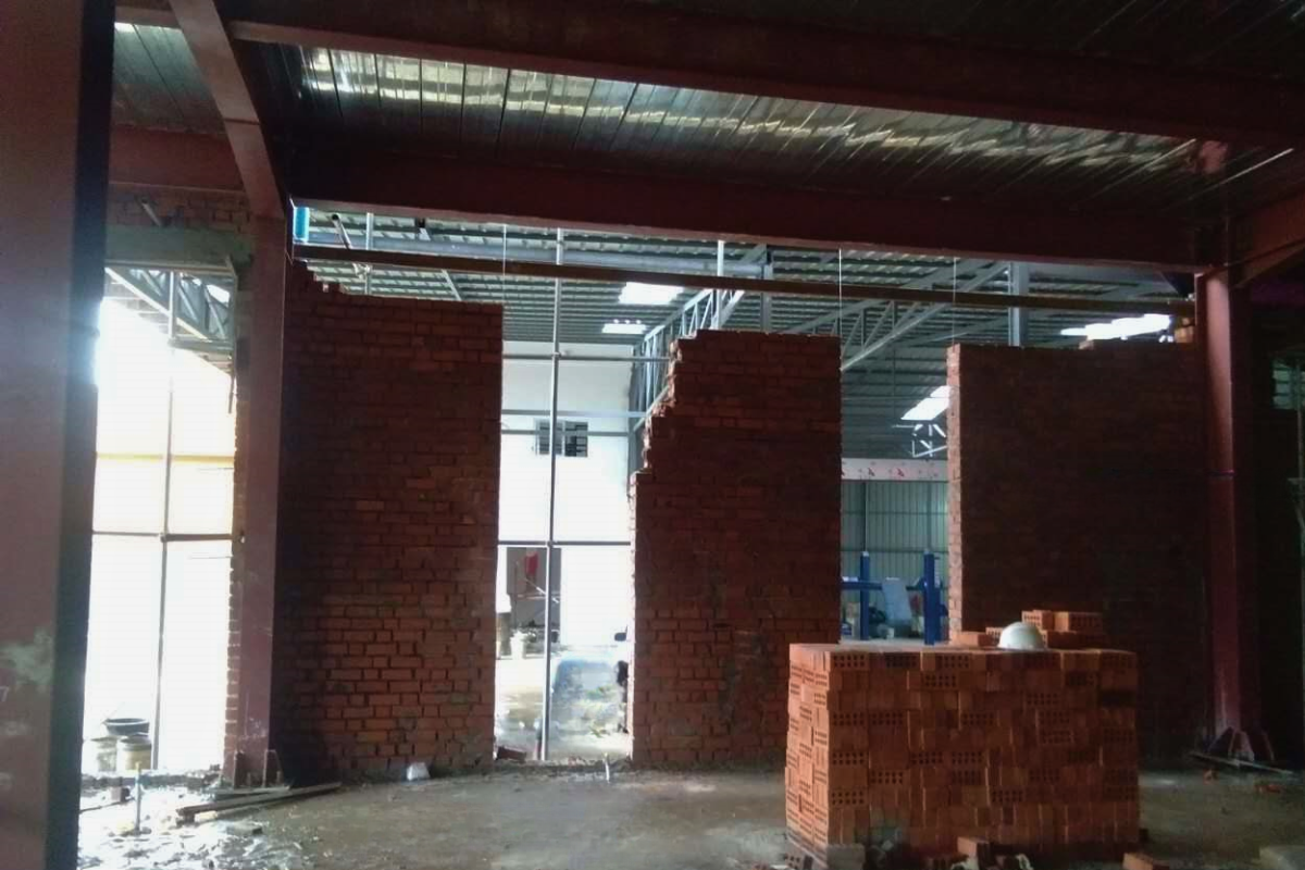 hot-pot-resturant-steel-structure-interior-brick-wall-installation