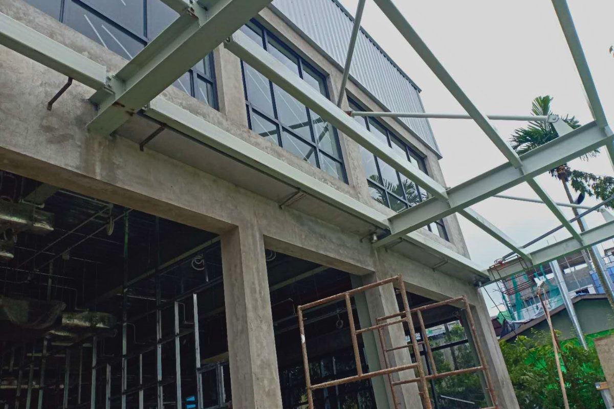 hot-pot-steel-structure-building-sun-shade-installation