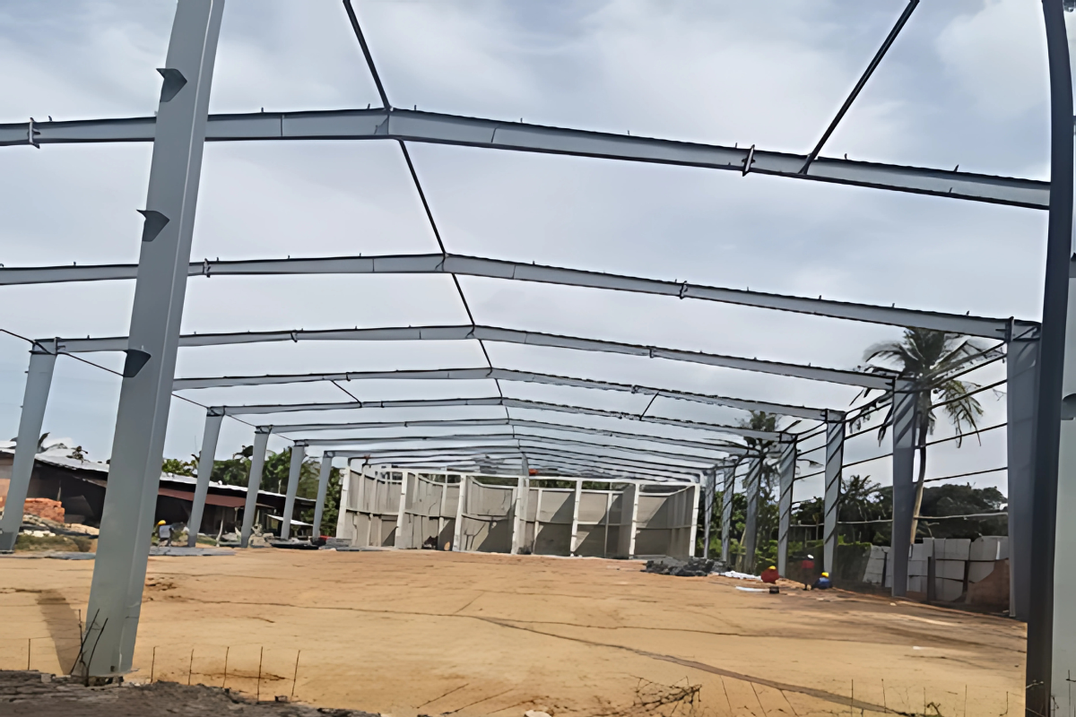 phoe-la-min-steel-structure-rice-warehouse-myeik-roof-beam-installatiion-work