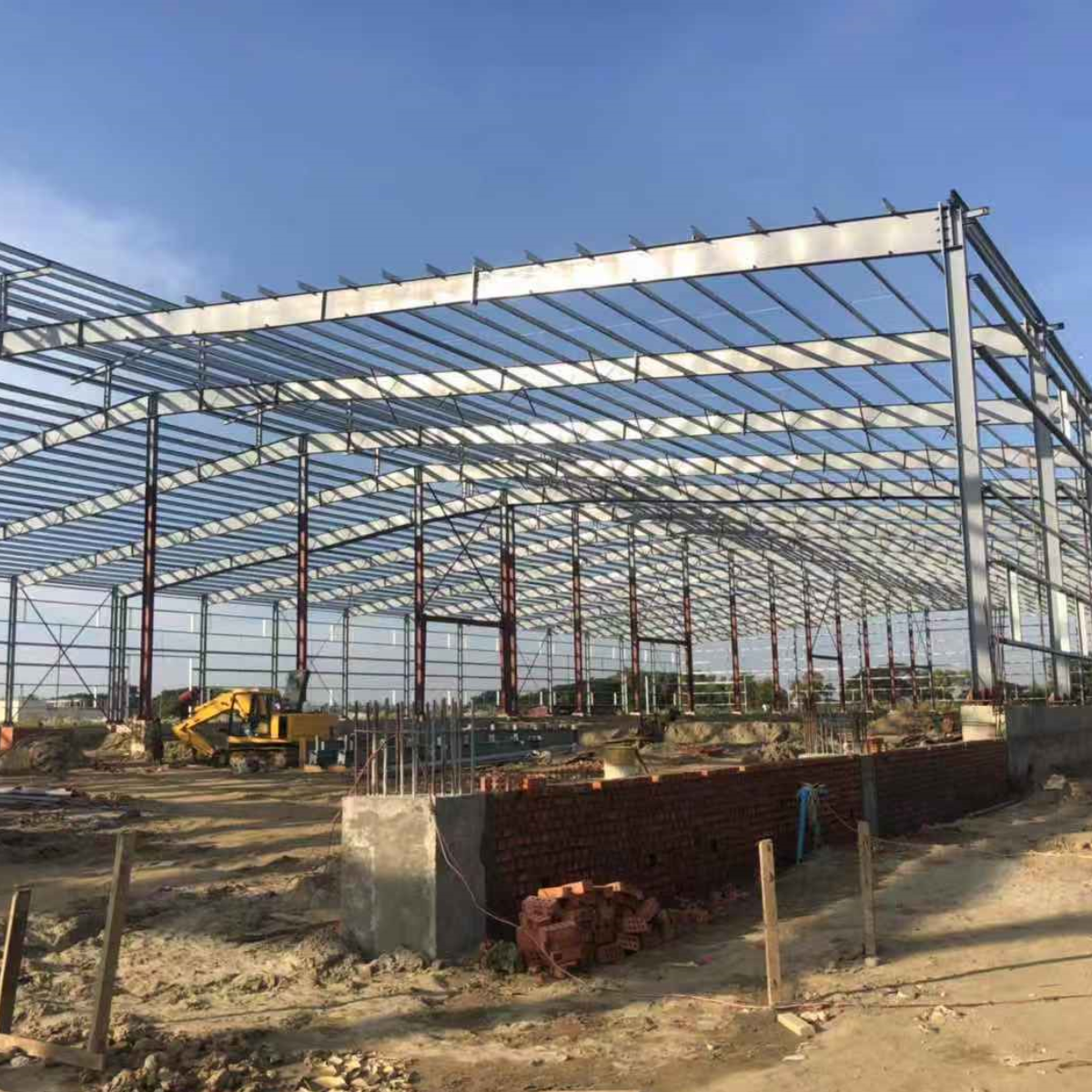 purlin-installation-steel-structure-warehouse-site