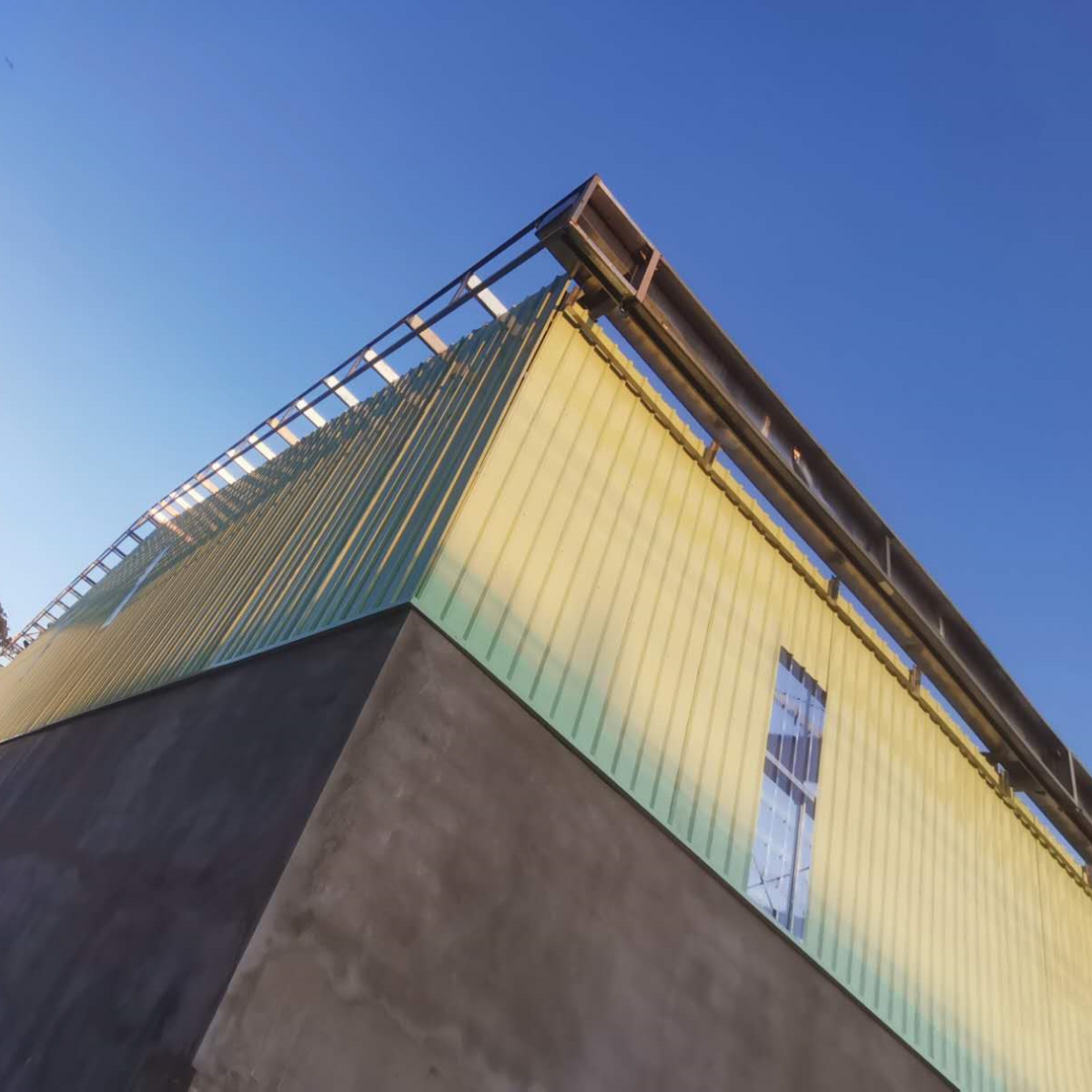 roof-and-wall-cladding-steel-structure-warehouse