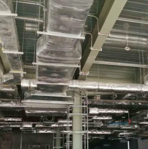 Steel Structure Warehouse Insulation Roof Sheet Installation (1)